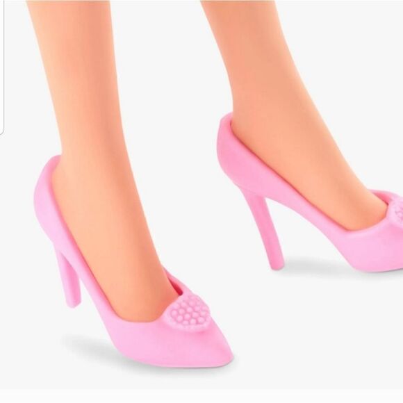 Barbie The Movie Collectible Doll-Margot Robbie as Barbie in Pink Gingham Dress - Picture 3 of 6